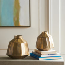 Load image into Gallery viewer, EMERY VASE SMALL
