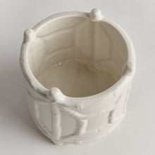 Load image into Gallery viewer, CHINOISERIE ROUND CACHEPOTÂ LARGE
