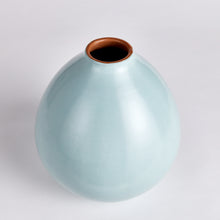 Load image into Gallery viewer, LUCELA VASE MEDIUM
