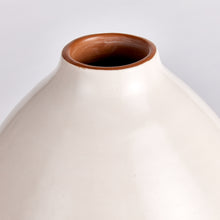 Load image into Gallery viewer, LUCELA VASE MEDIUM
