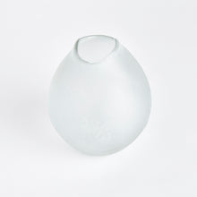 Load image into Gallery viewer, VIDA VASE MEDIUM
