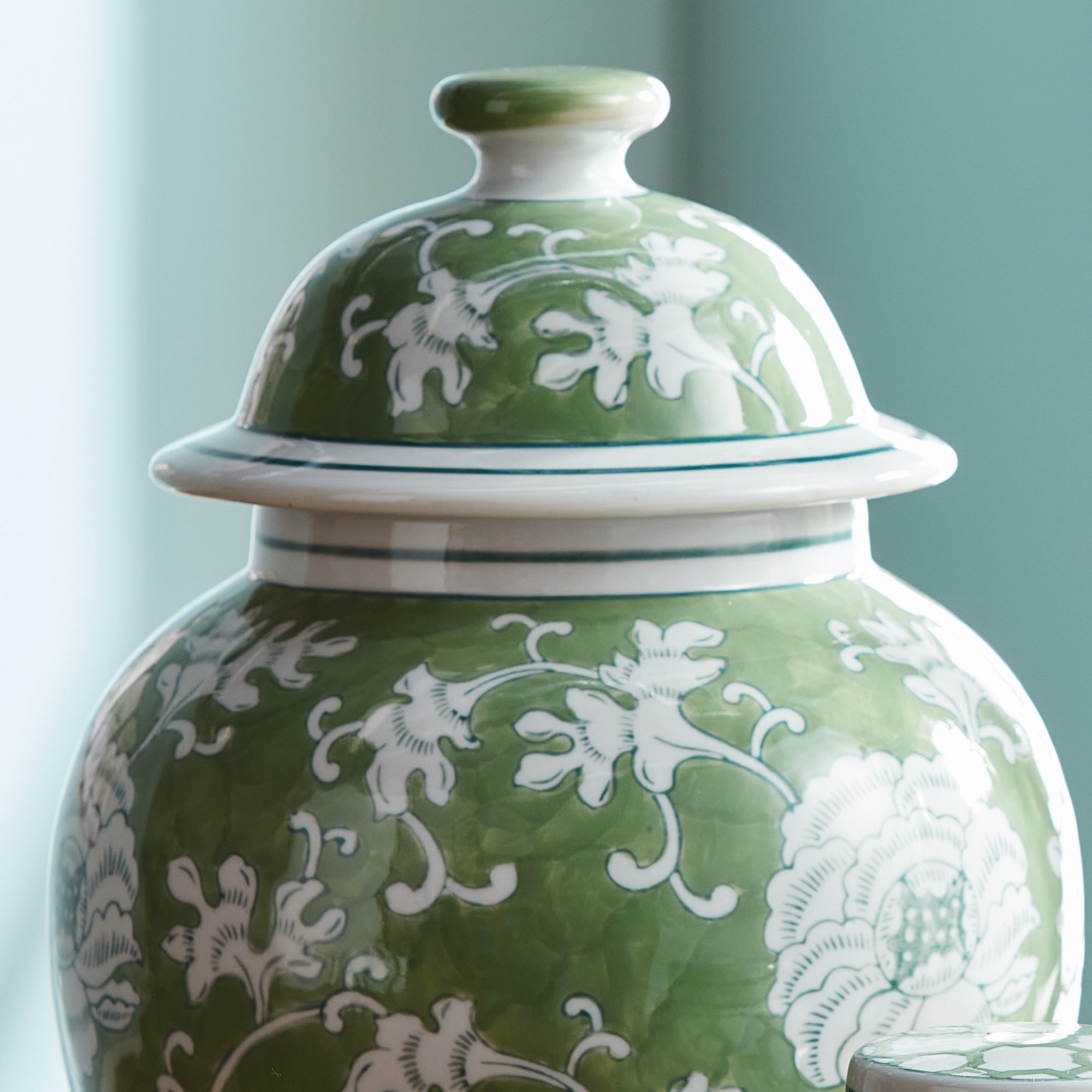 Load image into Gallery viewer, IMPERIAL LOTUS LIDDED GINGER JAR