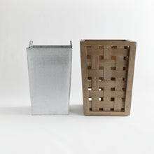 Load image into Gallery viewer, CHATHAM PLANTER LARGE
