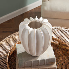 Load image into Gallery viewer, BLECKLYN VASE
