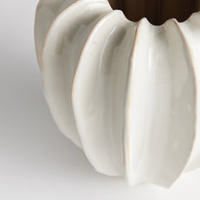 Load image into Gallery viewer, BLECKLYN VASE
