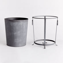 Load image into Gallery viewer, OBERON PLANTER LARGE
