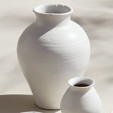Load image into Gallery viewer, MIRELA VASE LARGE
