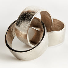 Load image into Gallery viewer, CORBIN ROUND CHAIN SCULPTURE
