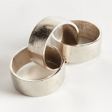 Load image into Gallery viewer, CORBIN ROUND CHAIN SCULPTURE
