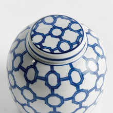 Load image into Gallery viewer, BARCLAY BUTERA DYNASTY LINK LIDDED JAR
