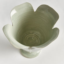 Load image into Gallery viewer, PETALO VASE SMALL

