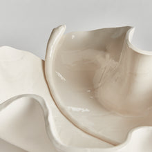 Load image into Gallery viewer, MORICENTO LEAF SCULPTURE LARGE
