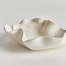 Load image into Gallery viewer, MORICENTO LEAF SCULPTURE SMALL
