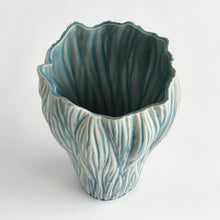 Load image into Gallery viewer, ANNABELLE VASE SMALL
