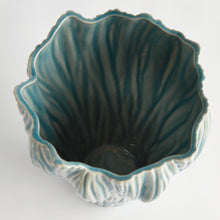Load image into Gallery viewer, ANNABELLE VASE SMALL
