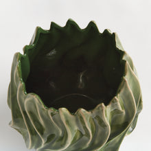 Load image into Gallery viewer, CALLISTA VASE MEDIUM
