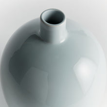 Load image into Gallery viewer, BARCLAY BUTERA SANDBAR VASE LARGE

