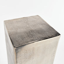 Load image into Gallery viewer, VICTOR PEDESTAL SHORT
