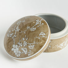 Load image into Gallery viewer, PROVINCE EMPRESS RD LIDDED CATCHLL BOX LG
