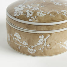 Load image into Gallery viewer, PROVINCE EMPRESS RD LIDDED CATCHLL BOX LG
