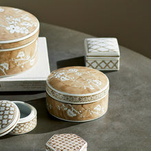 Load image into Gallery viewer, PROVINCE EMPRESS RD LIDDED CATCHLL BOX SM
