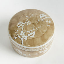 Load image into Gallery viewer, PROVINCE EMPRESS RD LIDDED CATCHLL BOX SM
