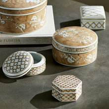 Load image into Gallery viewer, PROVINCE LIDDED BOXES ST/3
