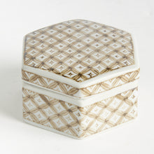 Load image into Gallery viewer, PROVINCE LIDDED BOXES ST/3
