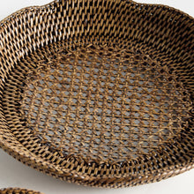 Load image into Gallery viewer, BURMA RATTAN SCALLOPED TRAYS ST/2

