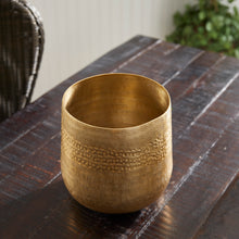 Load image into Gallery viewer, EMBERLYNN CACHEPOT SMALL
