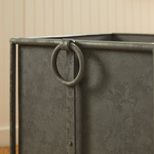 Load image into Gallery viewer, CALLAHAN SQUARE PLANTER
