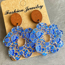 Load image into Gallery viewer, Flower Shape Acrylic Dangle Earrings
