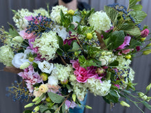 Load image into Gallery viewer, Premium Bouquet at Your Door

