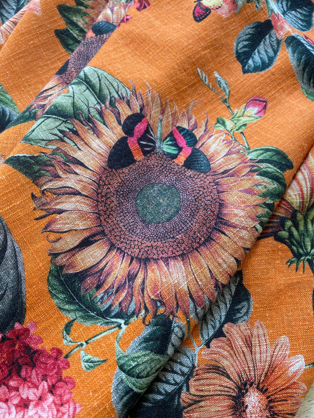 Sunflower & Daisy Garden Floral Linen Blend Tablecloth 50 x 72 in. Rectangle